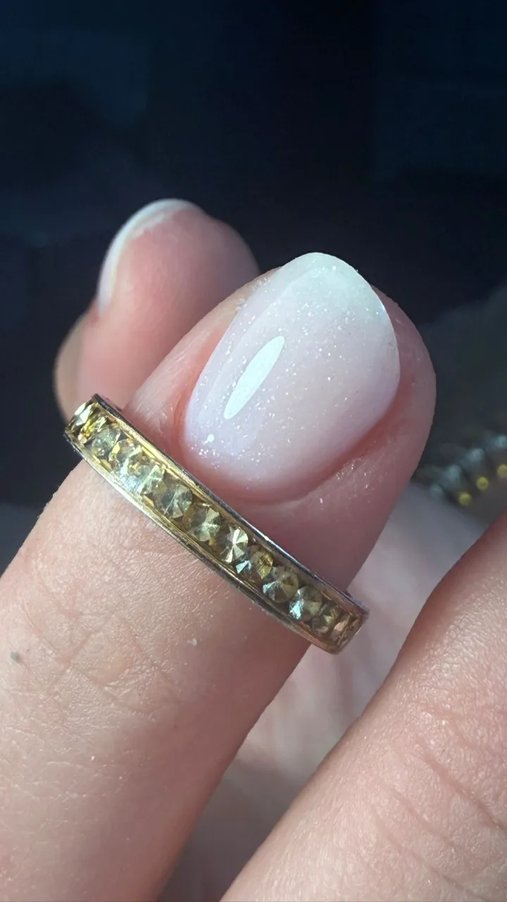 Raquel Pimenta nail work