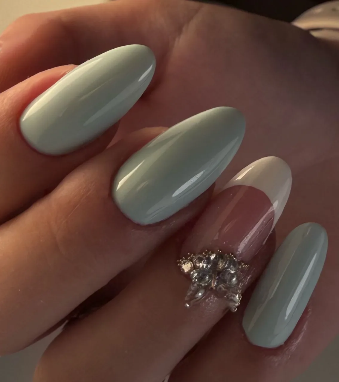 Raquel Pimenta nail work
