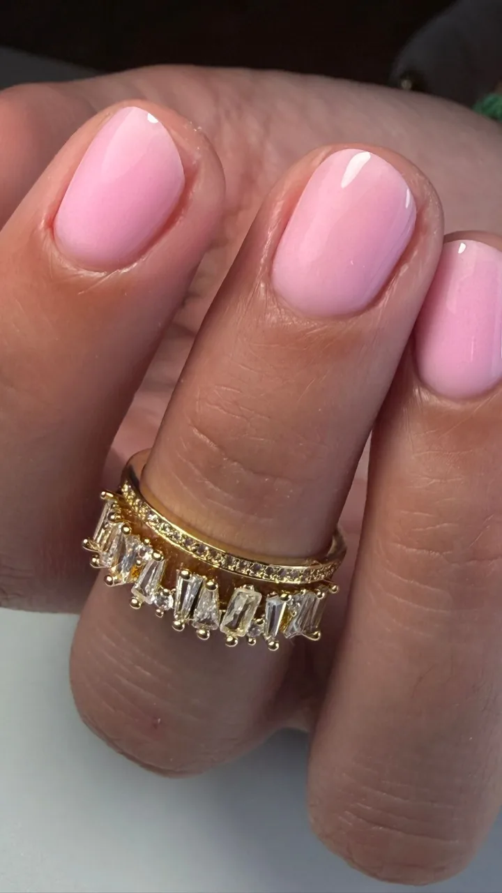 Raquel Pimenta nail work