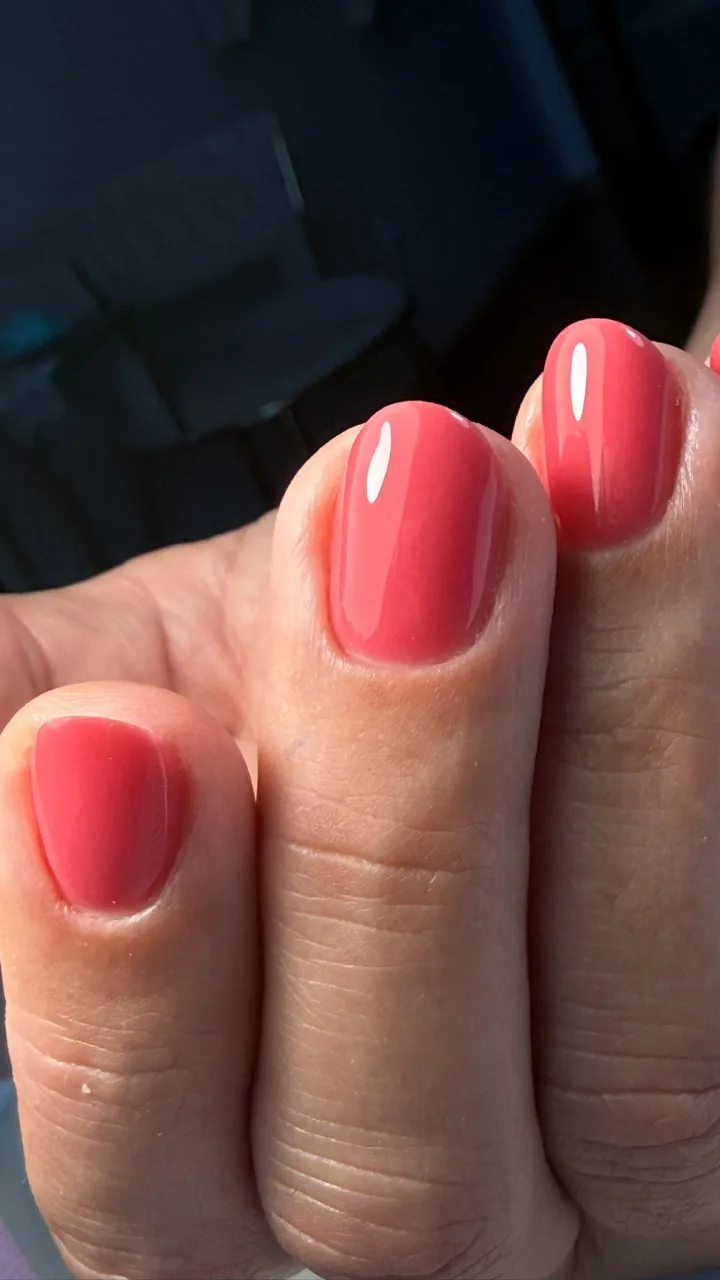 Raquel Pimenta nail work
