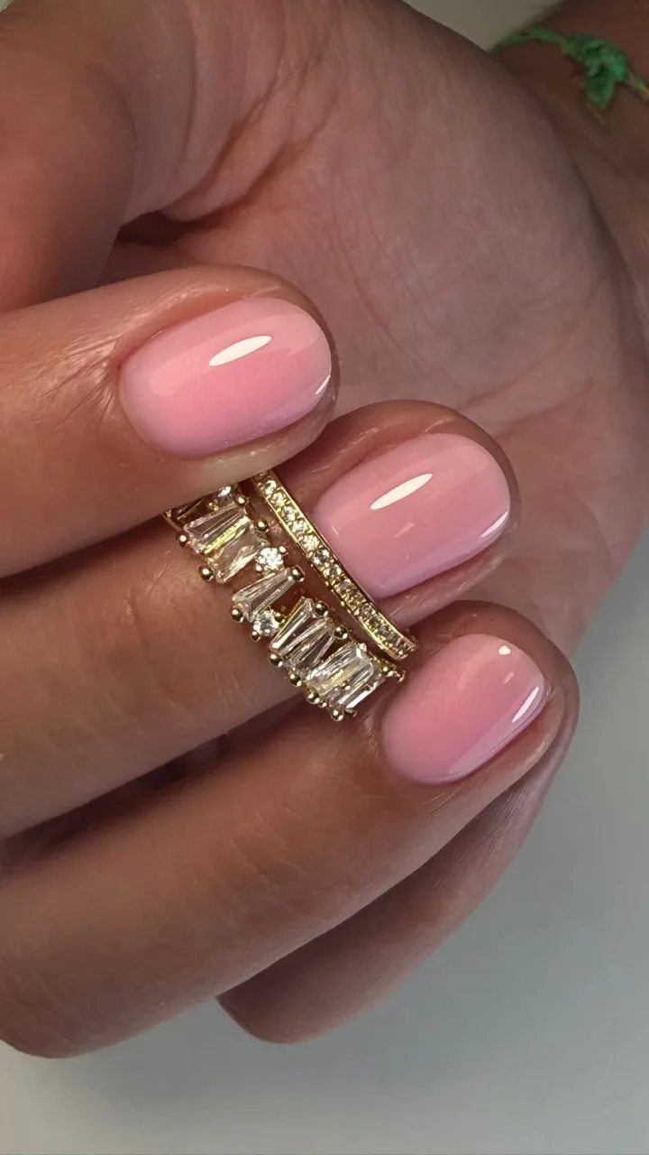 Raquel Pimenta nail work